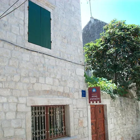 Casa de hóspedes Ivica 3*